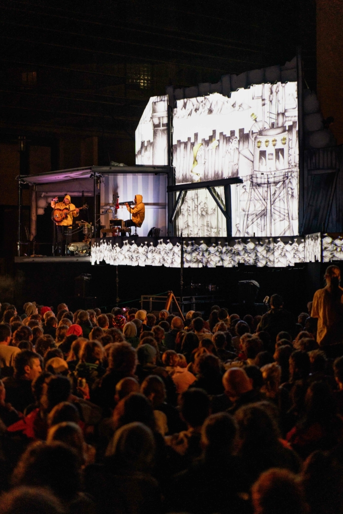 Fantôme, spectacle du collectif La Méandre, présenté dans la